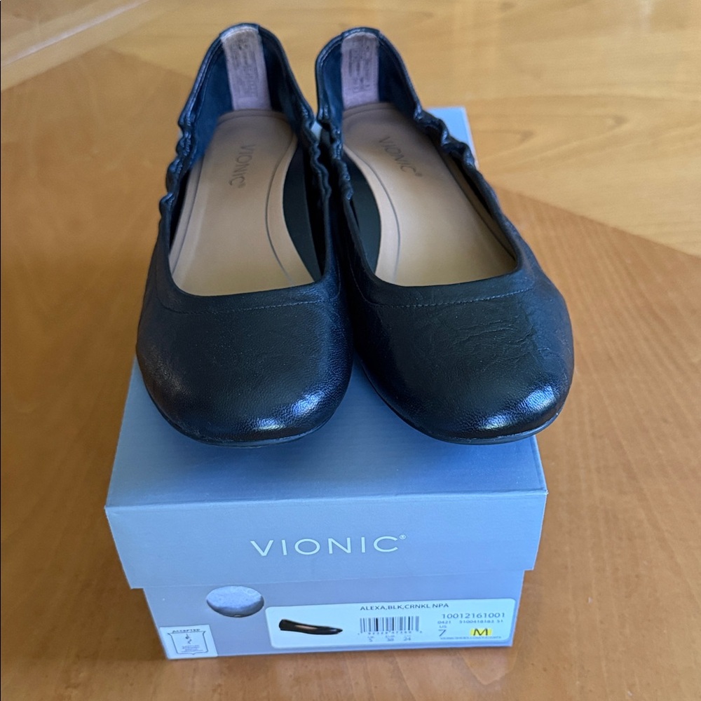 Vionic Women's Alexa Classic Black Flats